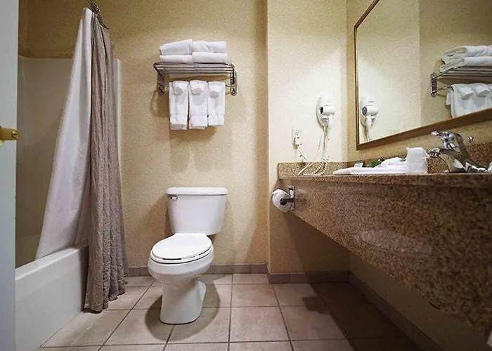 Hotel Town & Country And Quincy