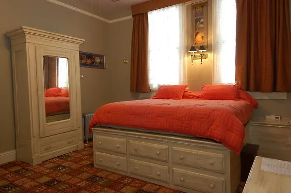 Town & Country And 3* Quincy