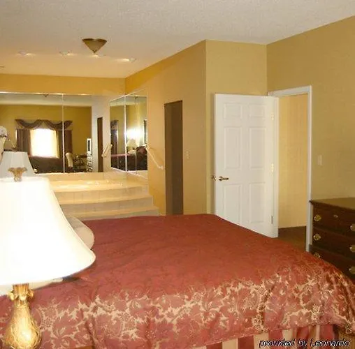 Town & Country And Hotel Quincy